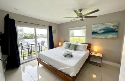 Renovated Intercoastal 2Bdrm 1 bath condo Walk to Beach - Foto 6