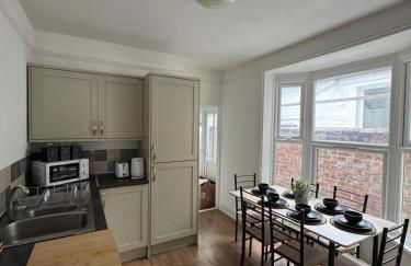 Tranquil 3BR in Portsmouth - Photo 9