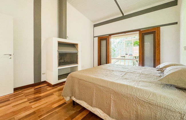 Casa térrea com piscina e cozinha de cinema | Granja Viana - Foto 3