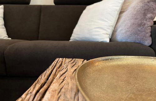 BERGSUCHT-Ruhpolding, Traumlage am sonnigen Südhang, kostenlose Parkplätze, schnelles WLAN, ruhige Sackgasse, NETFLIX inklusive - Foto 3