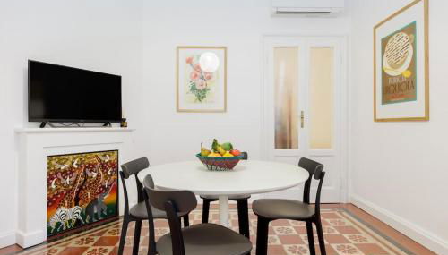 New Design Apartment - Photo 4