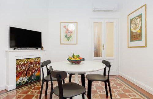 New Design Apartment - Photo 4