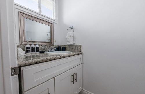 Spacious 2-Bedroom Duplex in Beverly Hills Residential Area - Foto 38