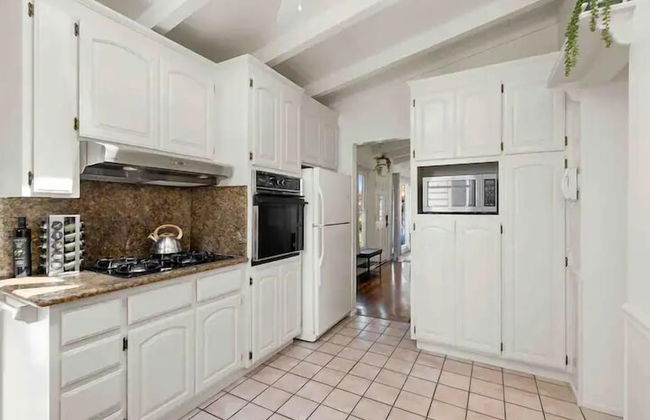 Mid Century Garden View Home Parking - Foto 10