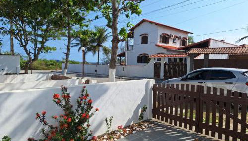 Aconchegante casa à beira da praia - Foto 2