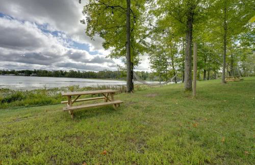 Cassopolis Cabin with On-Site Fishing Pier! - Foto 39