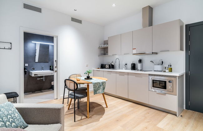 Limehome Sevilla Ronda de Capuchinos - Photo 1