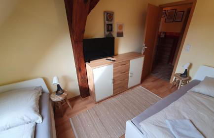 Ferienwohnung Schlossblick Direkt gegenüber dem Schloss, Rhododendronpark mit Terrasse und WLAN - Foto 9