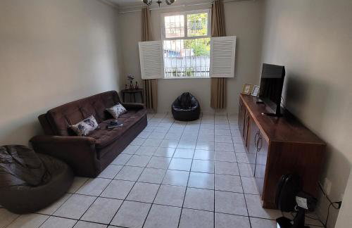 casa em rua tranquila a 200 metros do agito do Rio Vermelho e praia - Foto 17