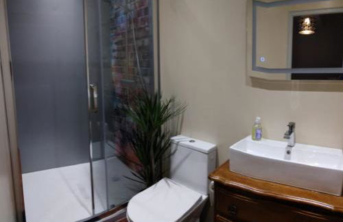 Maison Rose - Maison de village avec jardin privé, centre Capestang - Foto 9