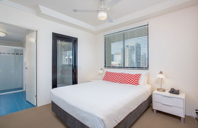 Republic Apartments - Photo 5