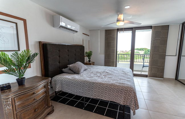 3 Bedroom Oceanfront Beach House - Photo 2