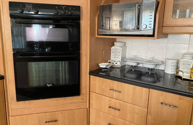 Luxurious 4 bed With Pool in Helensvale - 2255 - Foto 18