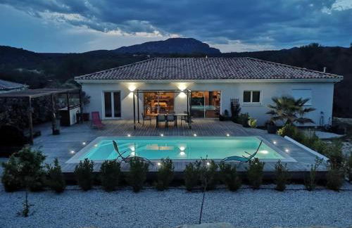 Paisible villa avec piscine proche du Pic Saint-Loup - Foto 12