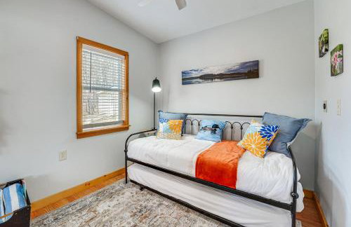 Private Dock and Deck Tranquil Dam Pond Cottage! - Foto 6