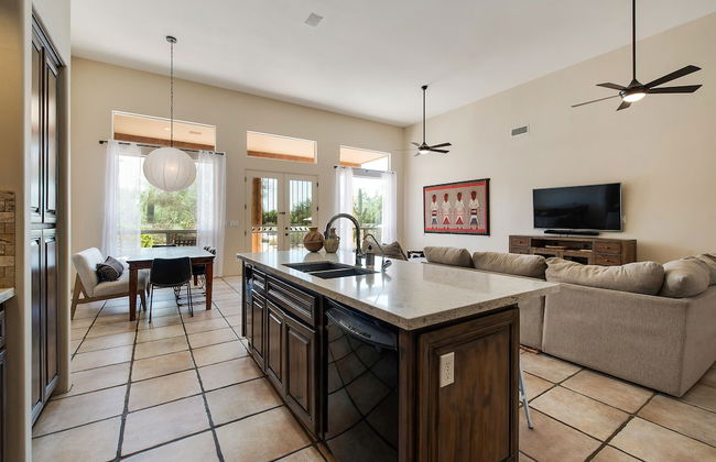 Restorative Oasis Ranch w Pool Spa - Photo 12