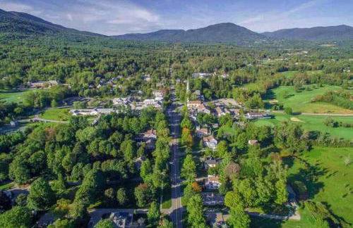 Picture Postcard Mansion in Manchester Village - Foto 29