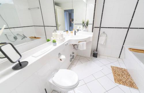 RR - Unique Apartment 70qm - Terrace - Washer - Foto 14