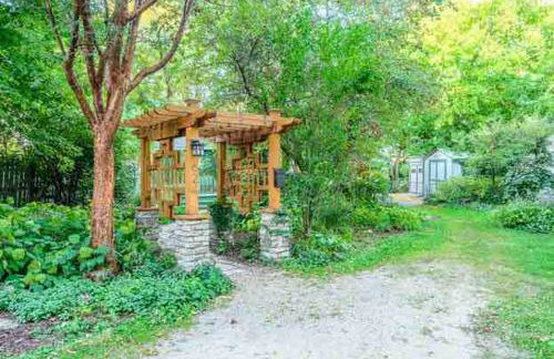 Earthy Hobbit Jungle with Privacy & Serenity - Foto 15