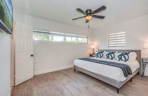 Friendly Fox Luxury Pool & Spa House Near Downtown & Beach - Foto 32