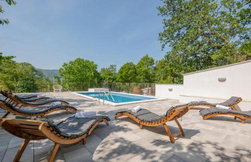 Amazing Home In Vrgorac With Wifi - Photo 1