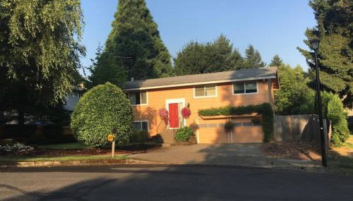 West Linn Relaxing Entire Home WiFi TV Yard BBQ Eateries - Foto 4