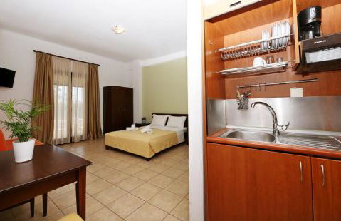 Palirria Hotel & Studios - Photo 65