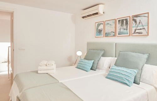 Charming Patio Villa With Private Pool - 6BR - In The Heart of Playa den Bossa - Walk To Ushuaïa, Hi & The Beach! - Photo 20