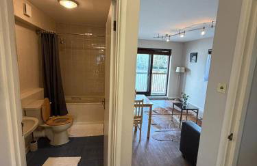 Elegant 1-Bedroom Flat With Stunning Thames views - Photo 15