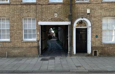 The Merchants Barn - A New Unique Town Centre Home - Photo 4
