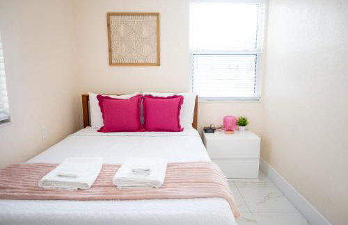 Central Getaway in Little Havana Near Airport, Wynwood, Calle 8 Brickell, Coral Gables and more , Fenced parking - Foto 21