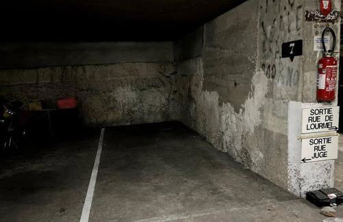 Tour Eiffel - Studio vue imprenable au-dessus des toits, balcon - Foto 8