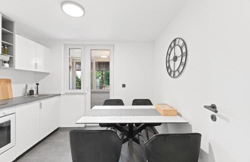 TOP Apartments - Stilvolle Wohnung mit Loggia im Stadtzentrum - Kingsize Bett - Smart TV - Netflix - 60qm - 24h Check-In - Foto 9