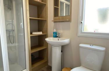 Modern & Homley 3BR Caravan - Foto 13