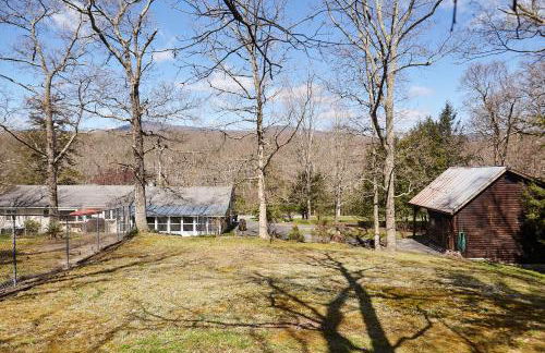 Catskills Retro Retreat- Upstate Home W Hot Tub - Foto 3