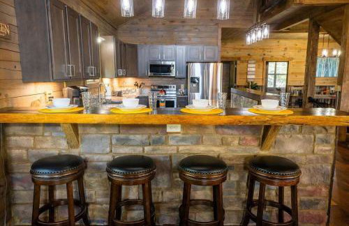 Serenity Ridge- Scenic Luxury Log Estate Getaway - Foto 7