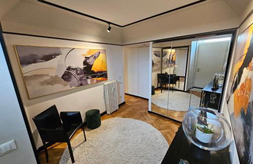 Exclusive top floor 2-bedroom flat - Photo 24