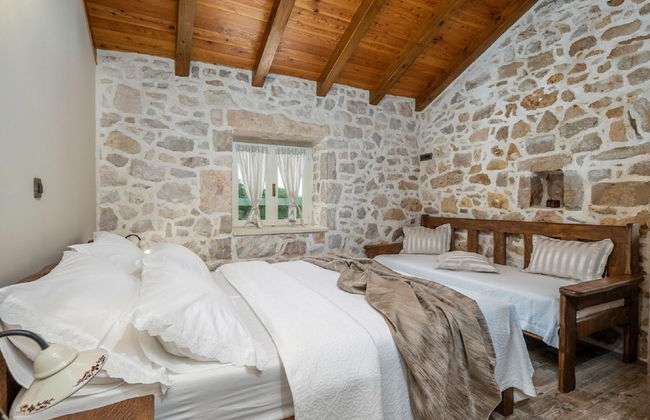 Villa in Posedarje With Private Pool - Foto 8