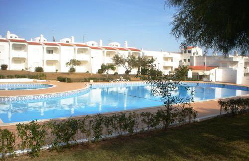 Renovated Algarve Apartments with Pool - Foto 23