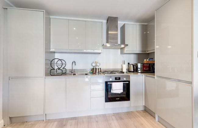 2 Bdrm Penthouse with parking Wycombe - Foto 57