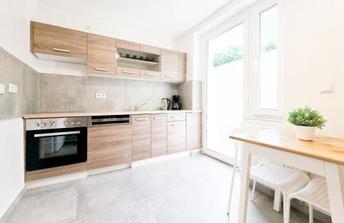 Tolstov Apartments - Monteurwohnungen mit 3 Zimmern , Balkon und Parkplatz - Photo 1