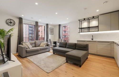 Excel Riverside 2 Bed - Photo 4