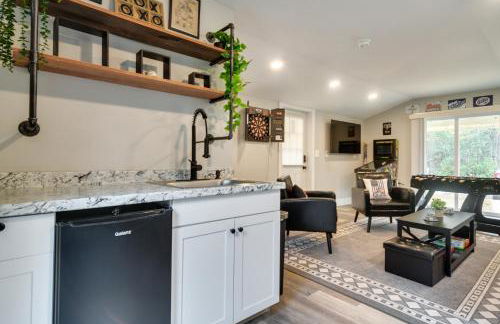 Modern Stark Home with Game Room, Grill and Fire Pit - Foto 22