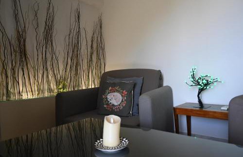 Tranquil Infinity Pool Getaway (private jacuzzi and steam bath, pool, garden, sea and city views) - Foto 37