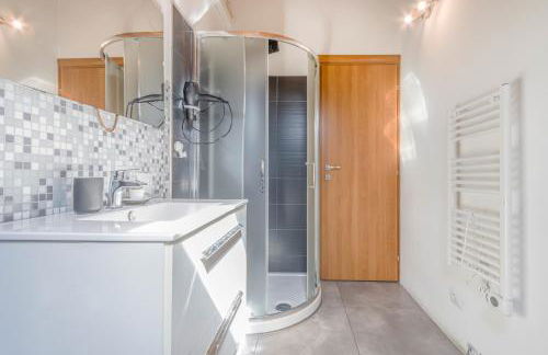 Stazione 200m - Wifi - Aria condizionata - Smart TV - Photo 13