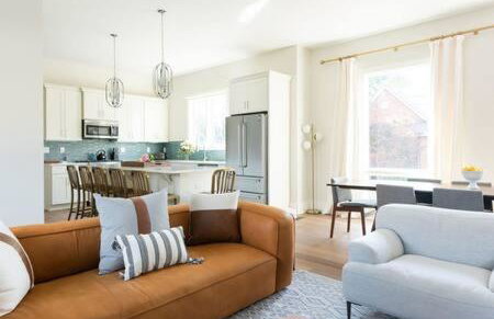 Spacious 4BR, Rooftop Patio, Garage, Walk to Faves, 5 Mins to Nissan Stadium, Less than 10 Mins to Broadway, 24 Hr Hospitality, Great for Groups - Foto 9