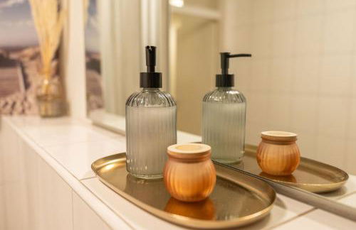 K15 Cozy, Unique & Spacious 3-Room Apartment with Balcony or Single Room by LIPA - Foto 4