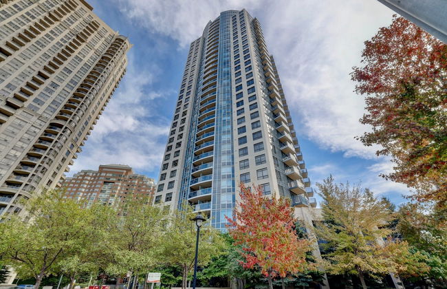 Grand Royal Condos -Mississauga SQ One - Photo 1