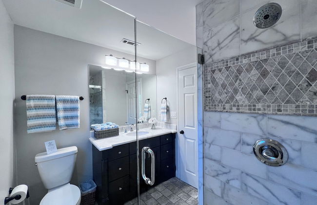 Swanky 5 bedroom 4.5 bath home (3 Master Suites) - Foto 21