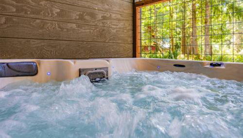 Luxe Chalet at Rainier Entrance with Hot Tub-AC-WiFi - Foto 5